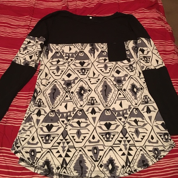 Long sleeve black and white cotton top