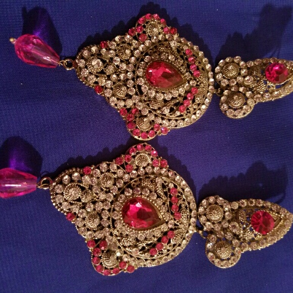 Lovely earrings brand new