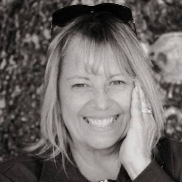 Meet your Posher, Julie