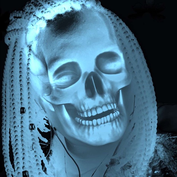 Meet your Posher, Brittany - Picture 1 of 1