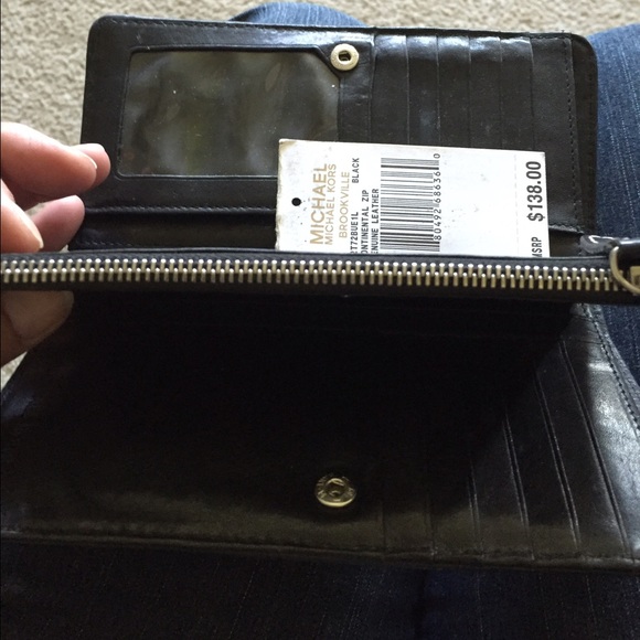 MICHAEL KORS WALLET 🌹 - Picture 4 of 4