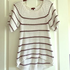 The Limited short sleeve spring knit size small