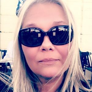 Meet your Posher, Becky