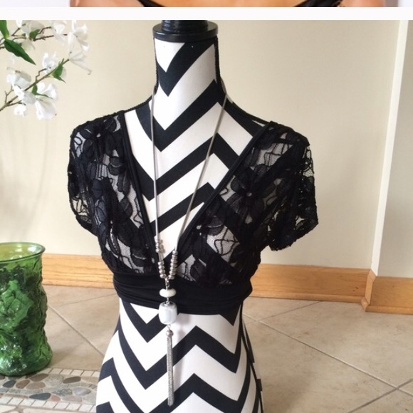 Lace Black Crop Top Size Small New - Picture 2 of 2