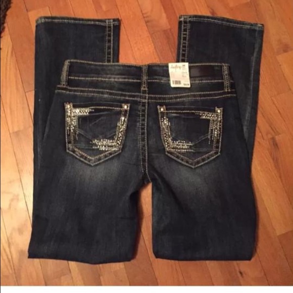 New 28R Daytrip Virgo bootcut jeans