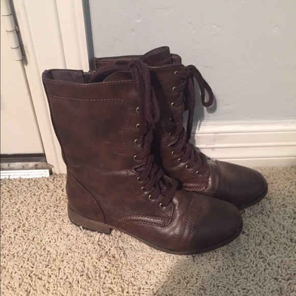 Target Shoes - Brown combat boots
