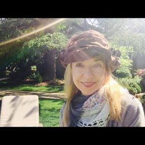 Meet your Posher, Liz