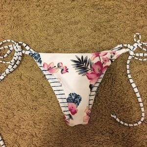 Frankie's Bikinis Marley bottom size XS