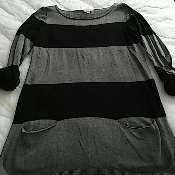 Tunic style sweater - Picture 1 of 3