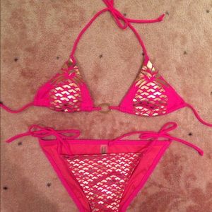 VICTORIAS SECRET 💕 PINK Pineapple appliqué Bikini NEW-DISCONTINUED🎀