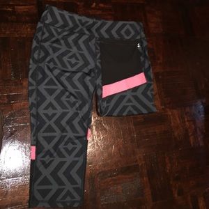 Danskin fitted capris