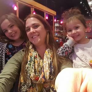 Meet your Posher, Cassandra