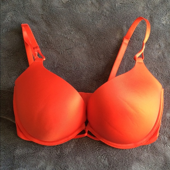 Victoria's Secret Other - Victoria's Secret Miraculous Plunge Bra