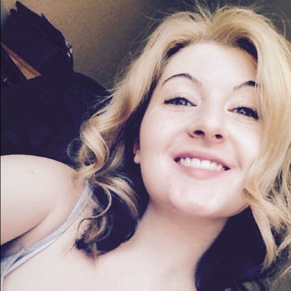 Meet your Posher, Alyssa