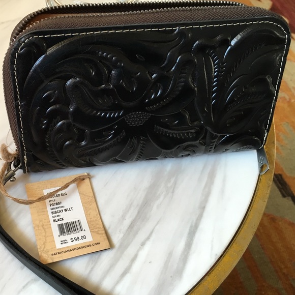 NWT Patricia Nash Tooled Leather Clutch/Wallett