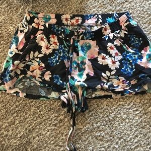 FLOWER SHORTS