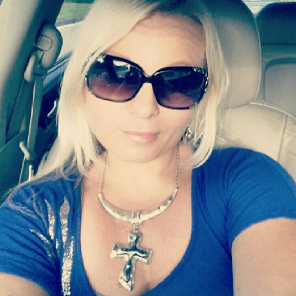 Meet your Posher, Kaila