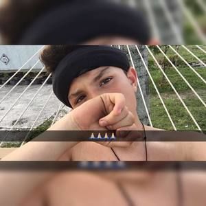 Meet your Posher, Yaneth