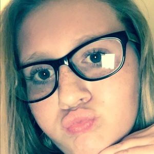 Meet your Posher, Brianna