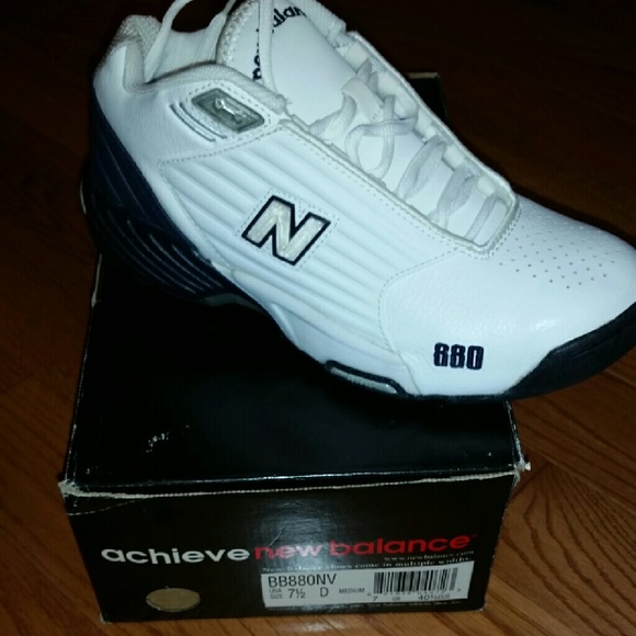 New Balance 880 - Picture 2 of 2