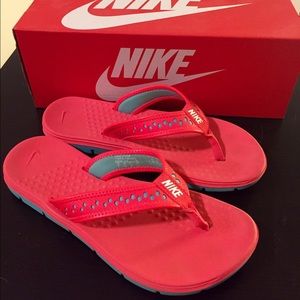 Flit Flops Nike