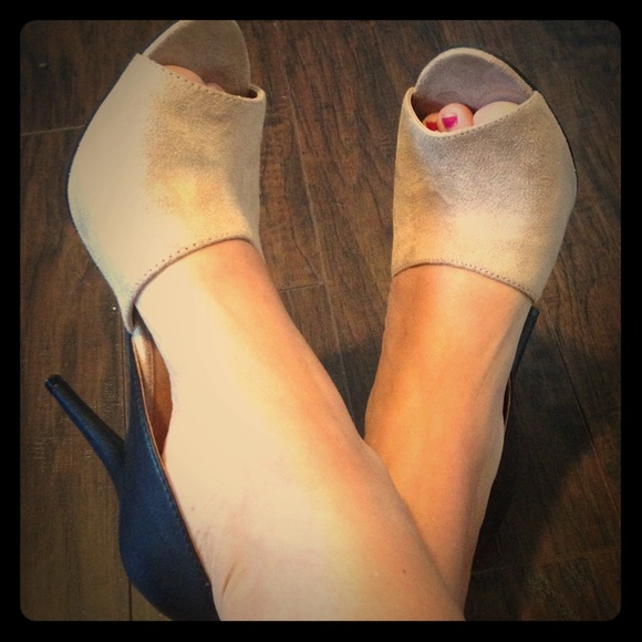 BEAUTIFUL mix material Nine West heels