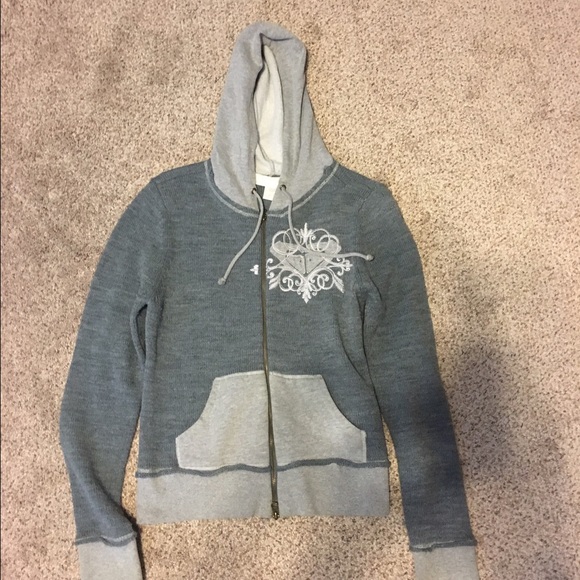 Roxy zip up sweater. Large but fits more like a M