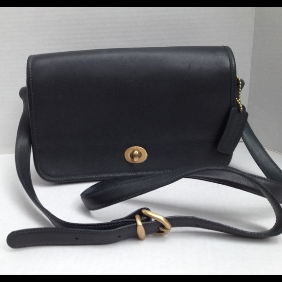 Vintage Coach Green turn lock flap shoulder bag