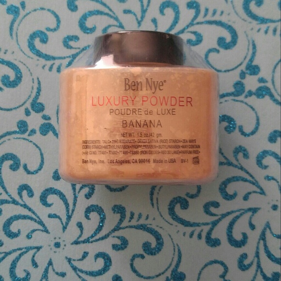 **Ben Nye Bella Luxury Powder - Picture 2 of 2