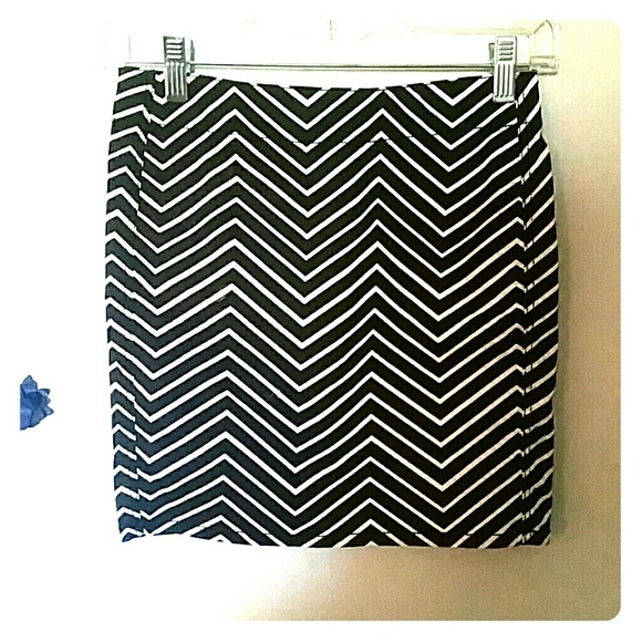 Black and white striped pencil skirt