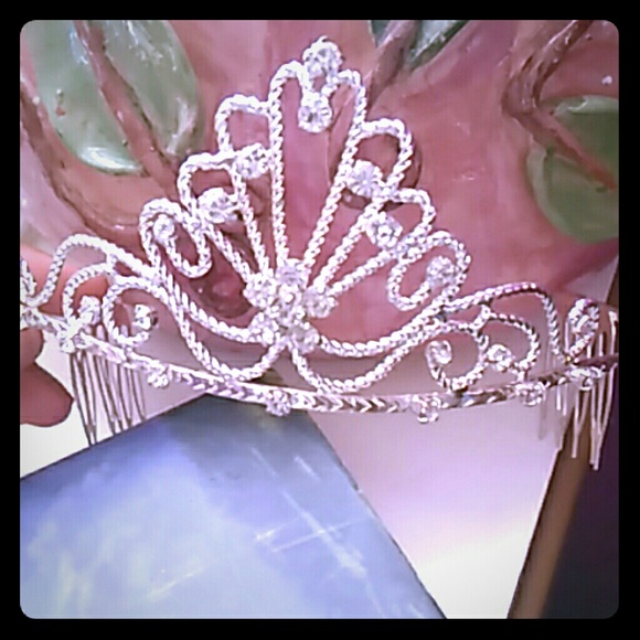 Non used Tiara