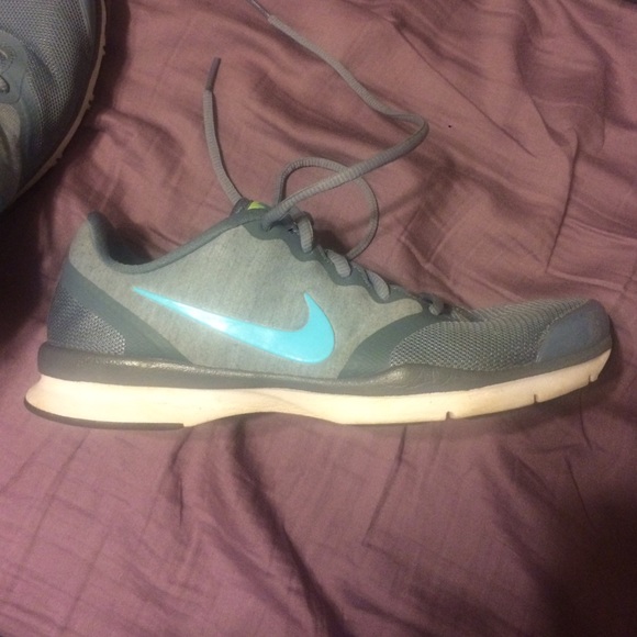 Nike tennis shoes