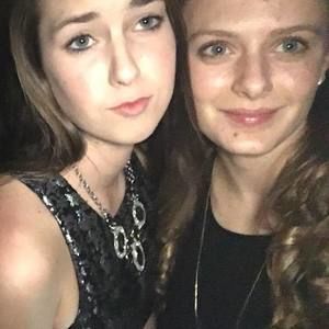 Meet your Posher, Leslie