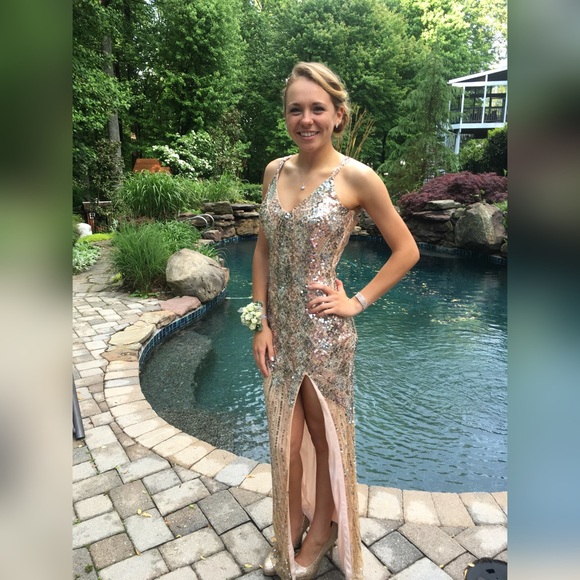 SOLD ON MERC Champagne Size 6 Sparkly Dress - Picture 2 of 4