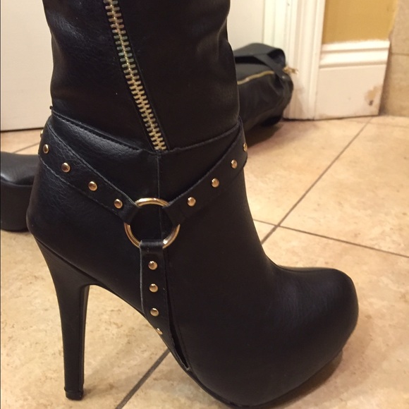 Sandrine NWT knee high boots 5.5, 6.5, and 8.5 - Picture 4 of 4