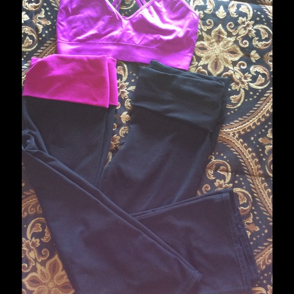 SOLD!!! 🎉Set of 2, slim workout athletic capris!