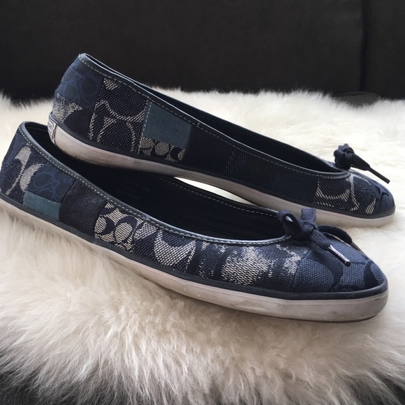 Coach flats