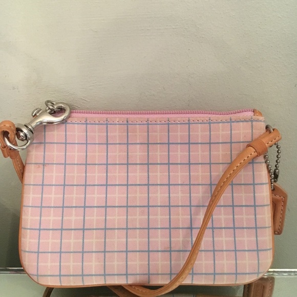 LN COACH  LAVENDER  TATTERSALL WRISTLET offers wel - Picture 3 of 4