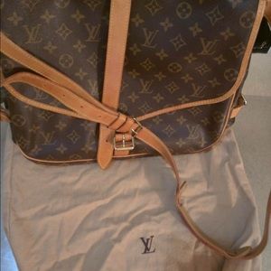 💯 Authentic Saumur 35 Louis Vuitton