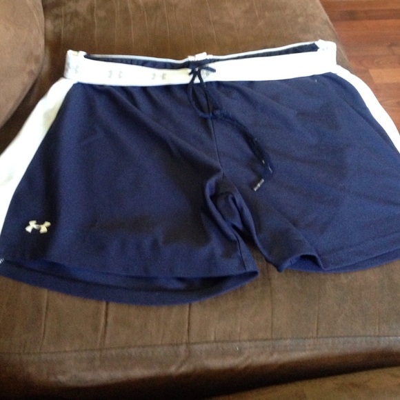 Navy blue under armor shorts!