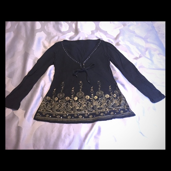 SALE! Black long sleeves top