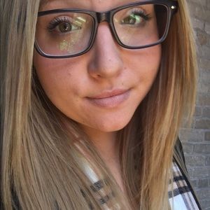 Meet your Posher, Jillian