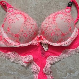 NWT VS Very Sexy Push-Bra + Panty