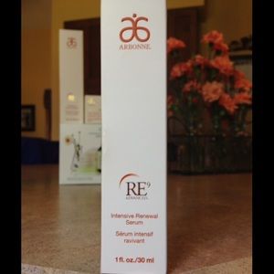 Arbonne RE9 Advanced Intensive Renewal Serum NWOT