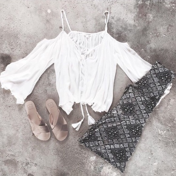 Ivory Cold Shoulder Bell Sleeve Top - Picture 4 of 4
