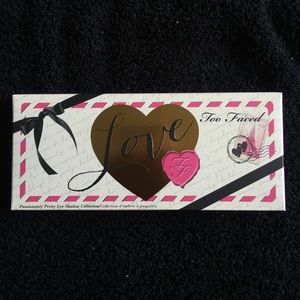 Too Faced LOVE palette