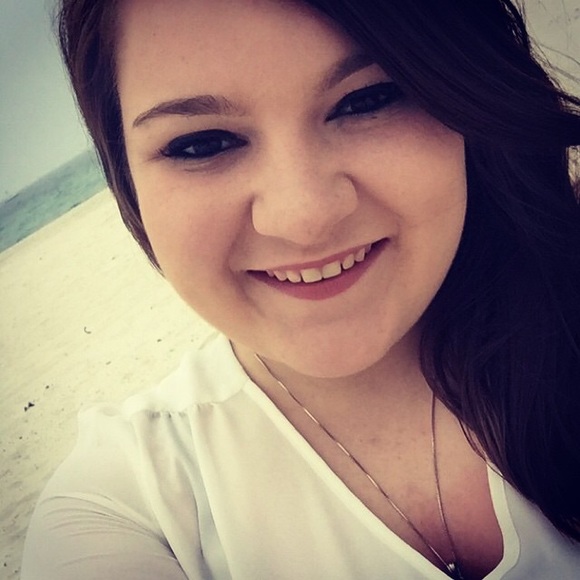 Meet your Posher, Allie - Picture 1 of 1