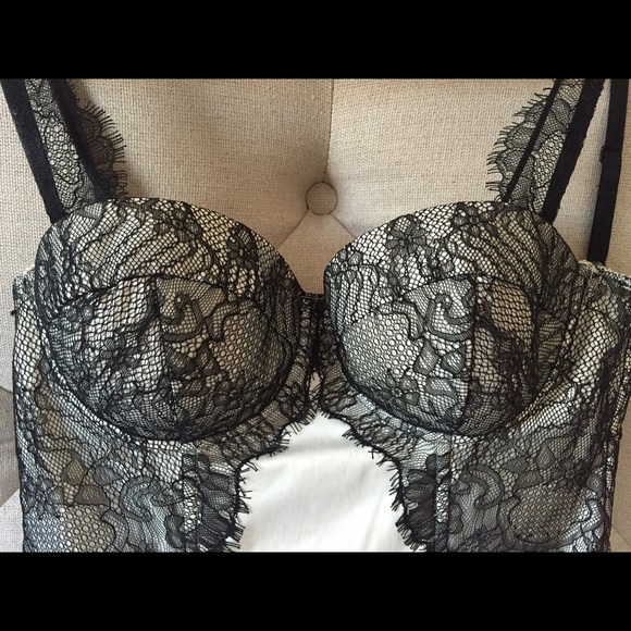 🚫SOLD🚫Guess lace bustier bra top small - Picture 3 of 4