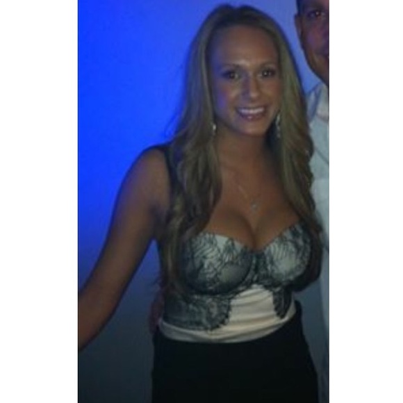 🚫SOLD🚫Guess lace bustier bra top small - Picture 4 of 4