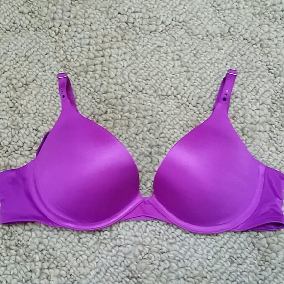 Victoria's Secret Other - Victoria's Secret Biofit BraW/Reinstones on Straps